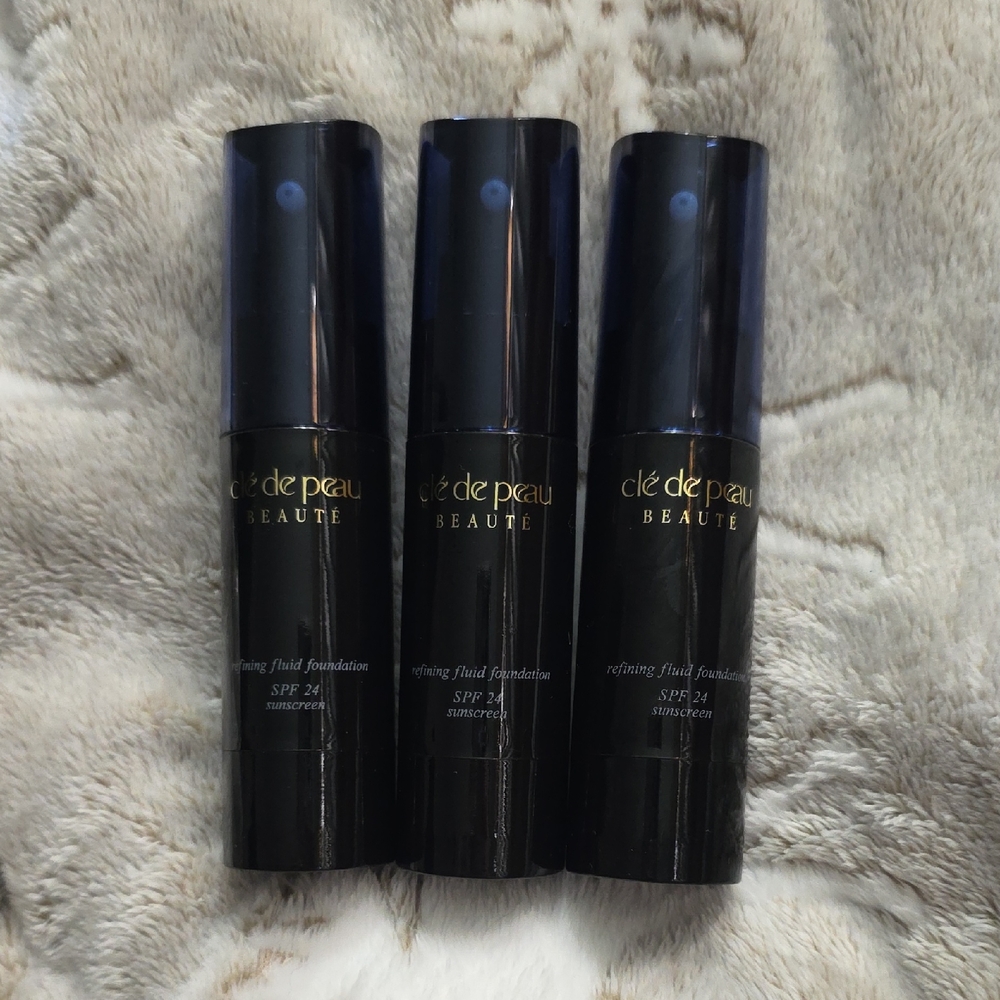 Clé de Peau Beauté Refining Fluid Foundation SPF 24